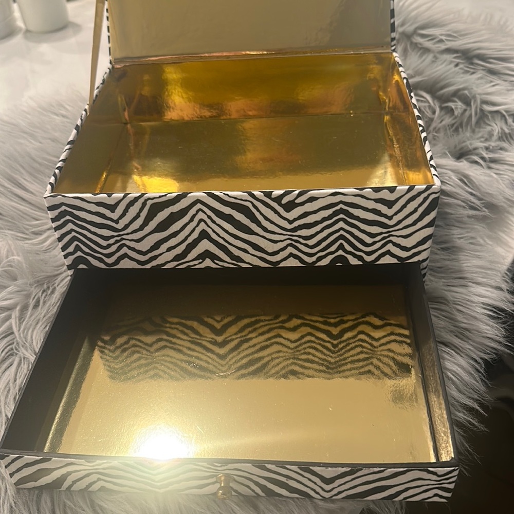 Mixed Box Bundle - Picture 3 of 14